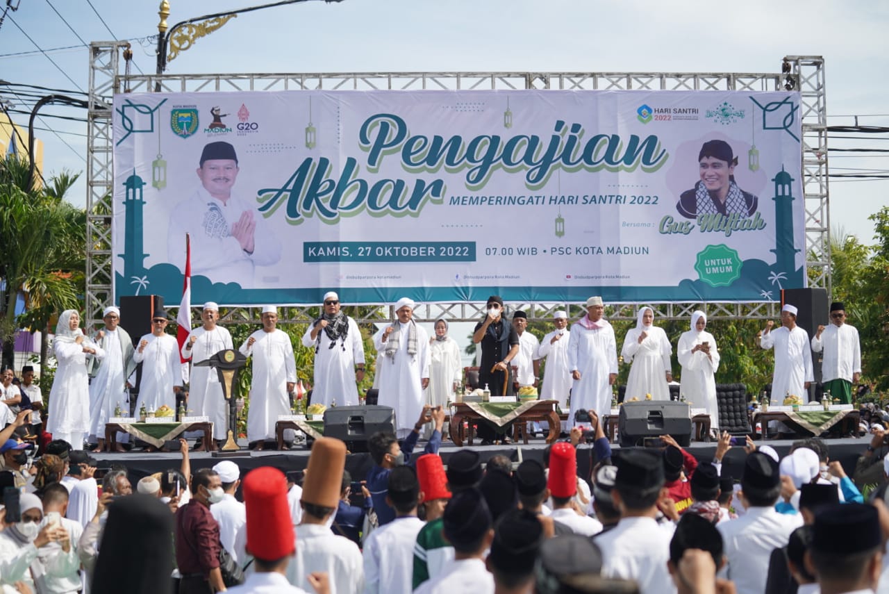 Pengajian Akbar Peringatan Hari Santri Berlangsung Meriah, Wali Kota Sampaikan Apresiasi Kepada Jamaah