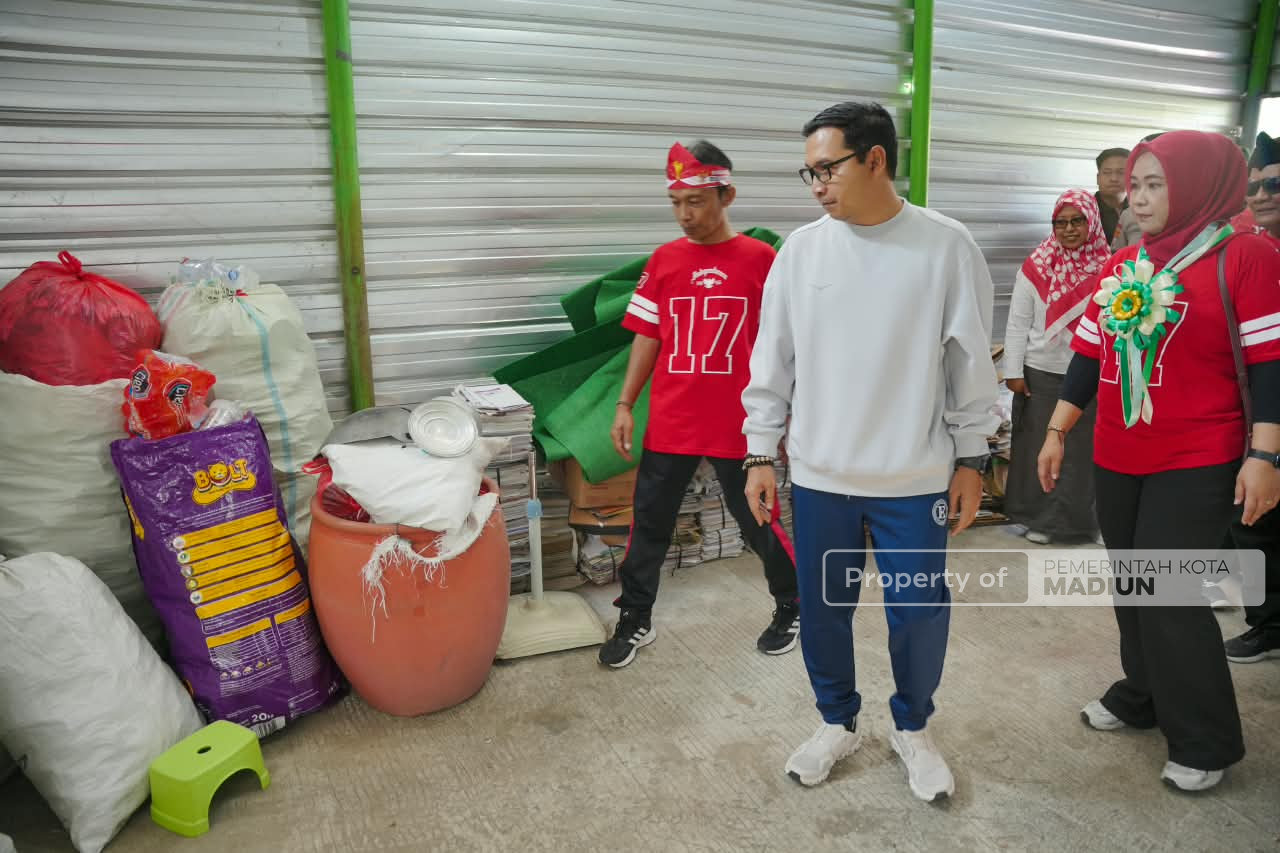 Wujudkan Zero Waste 2027, Plt Wali Kota Resmikan Bank Sampah GEMES 17