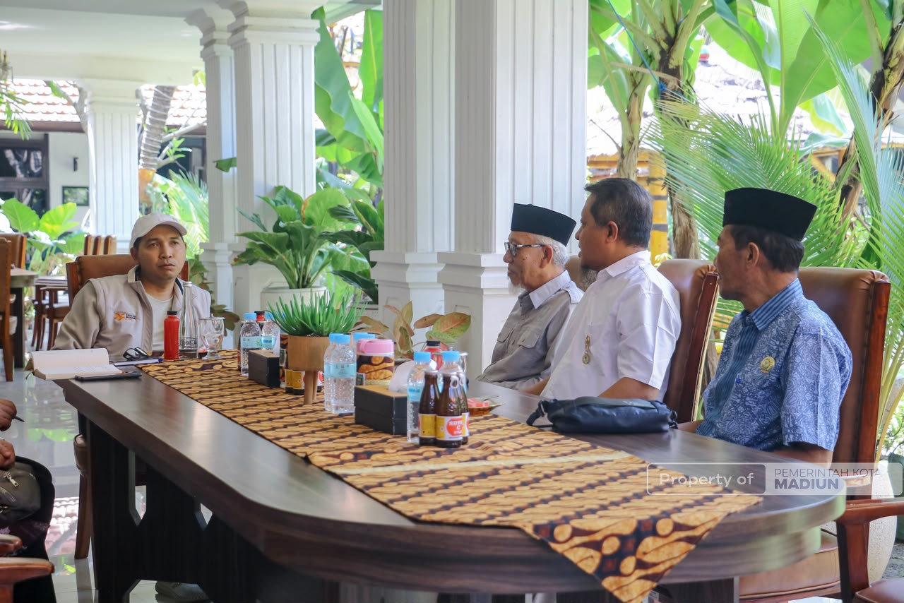 Turut Ramaikan Hari Jadi, Basnaz Kota Madiun Gelar Madiun Berbagi, Voucher Alat Sekolah, hingga Bantuan Dhuafa Berprestasi