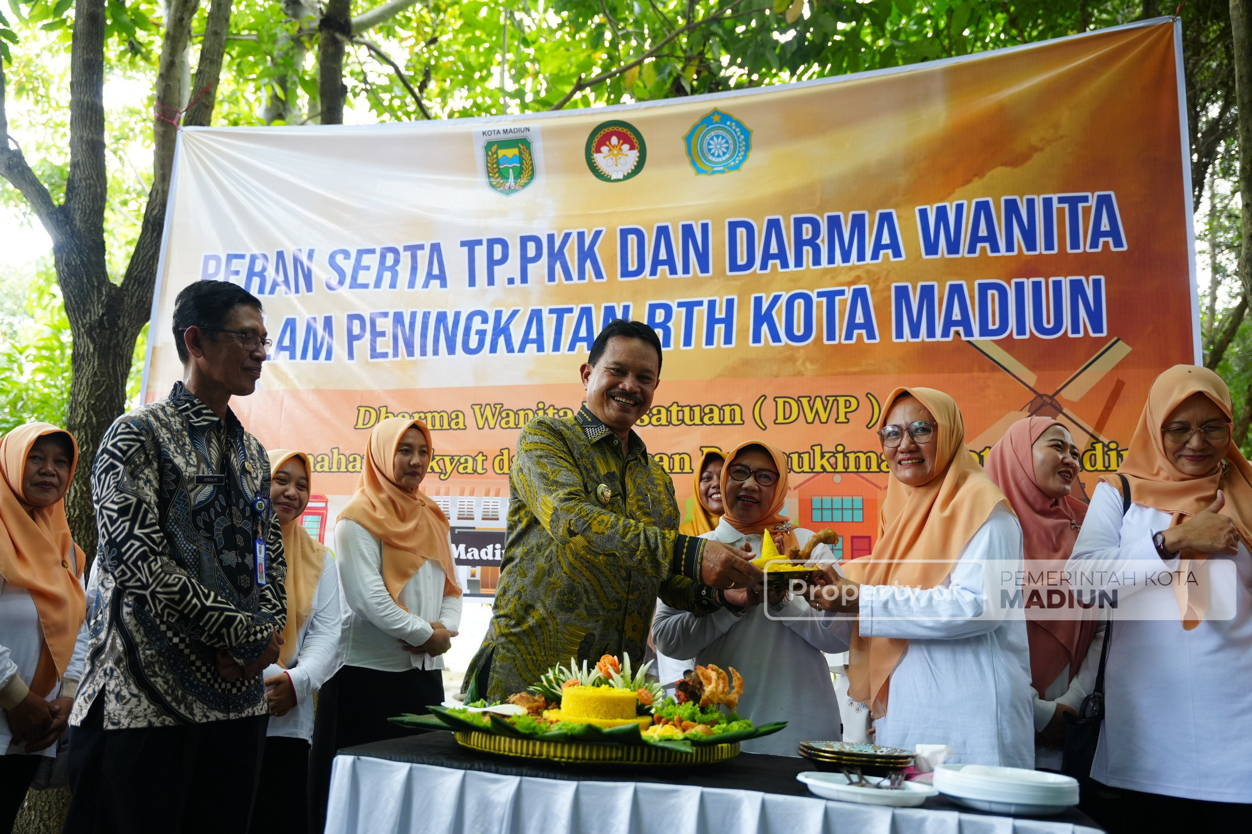 RTH Kota Madiun Jadi Wadah Kreativitas Pelajar, Wali Kota Dorong Seni Anak untuk Pelestarian Lingkungan