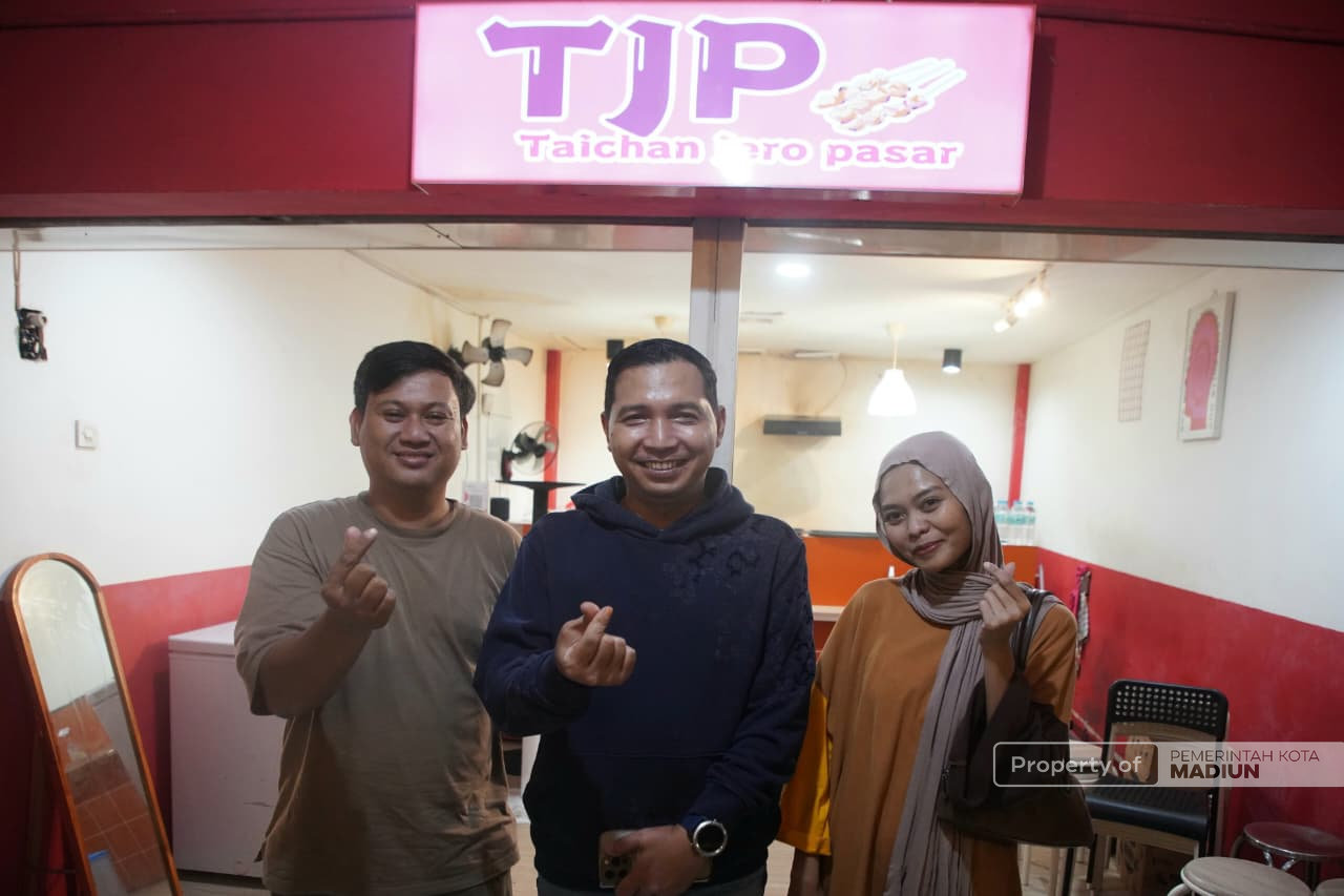 Keliling Fasum Lagi, Plt wali kota Cek Alun-alun dan Foodcourt Lantai Dua Pasar Sleko