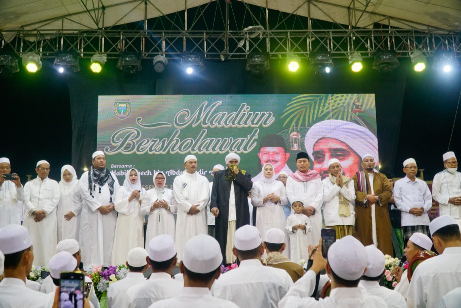 Sholawat Bersama Habib Syech Sukses Digelar, Wali Kota Harapkan Kesejahteraan Kota Madiun Ke Depan