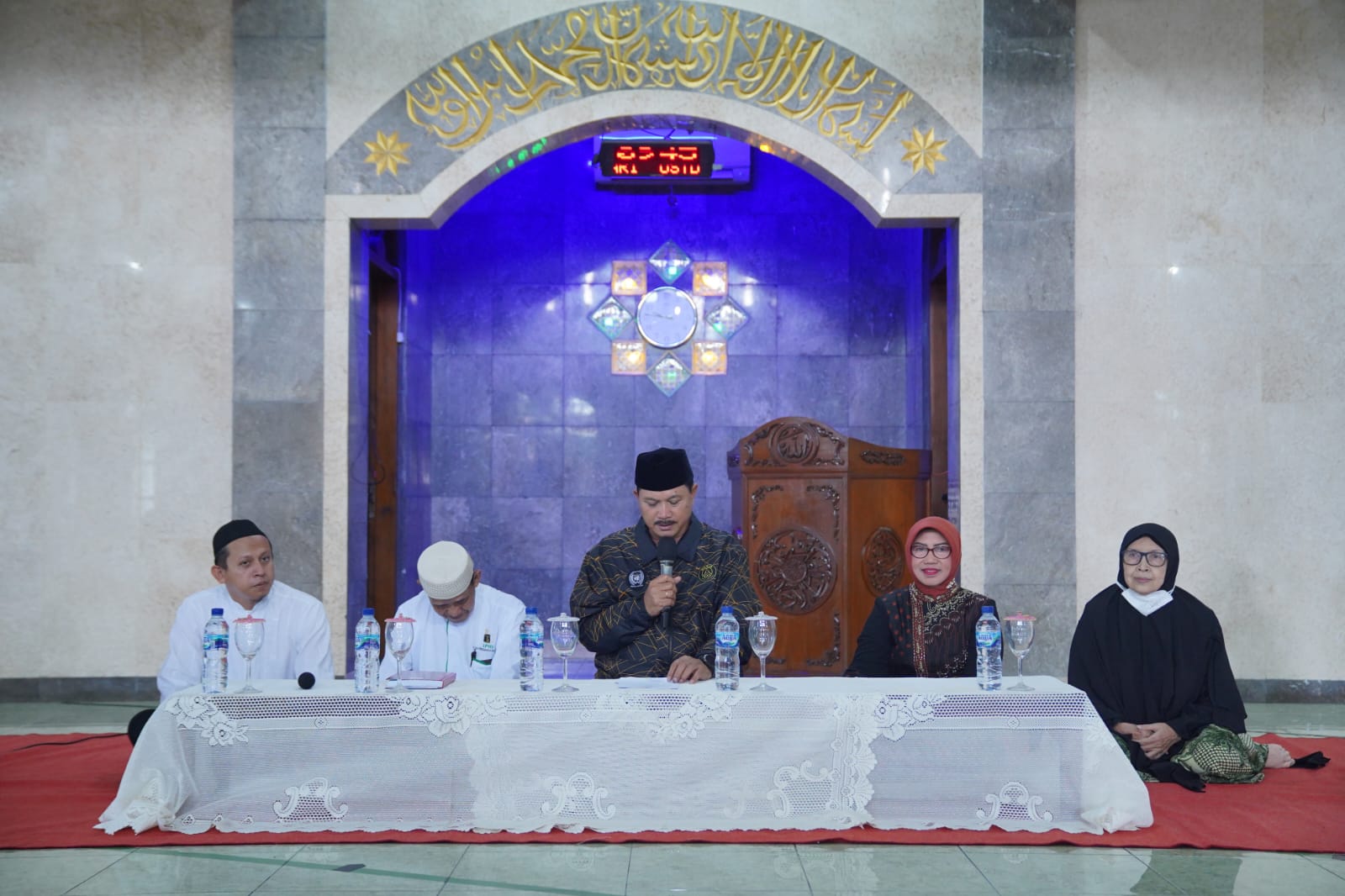 Wali Kota Salurkan Tali Asih hingga Tawarkan Mabour untuk Ibu-Ibu Pengajian