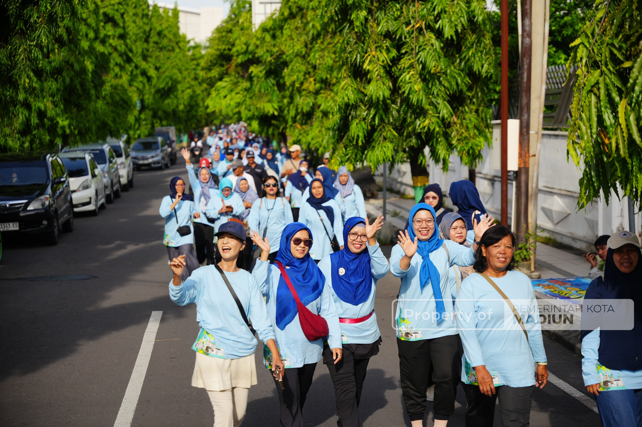 Peringatan HKN ke-61, Sekda Kota Madiun Pimpin Jalan Sehat dan Tekankan Pentingnya Generasi Sehat