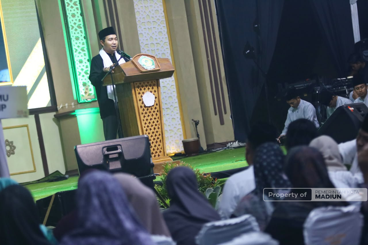 Hadiri Haflah Akhirusanah Ponpes Al-Mardliyyah, Plt Wali Kota Harap Para Santri Berlanjut ke Jenjang Kuliah