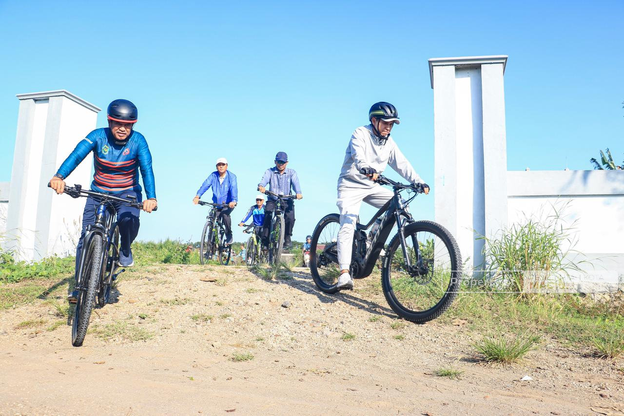 Tinjau RPH hingga SPPG dengan Gowes, Plt Wali Kota Soroti IPAL yang Belum Sesuai Standar