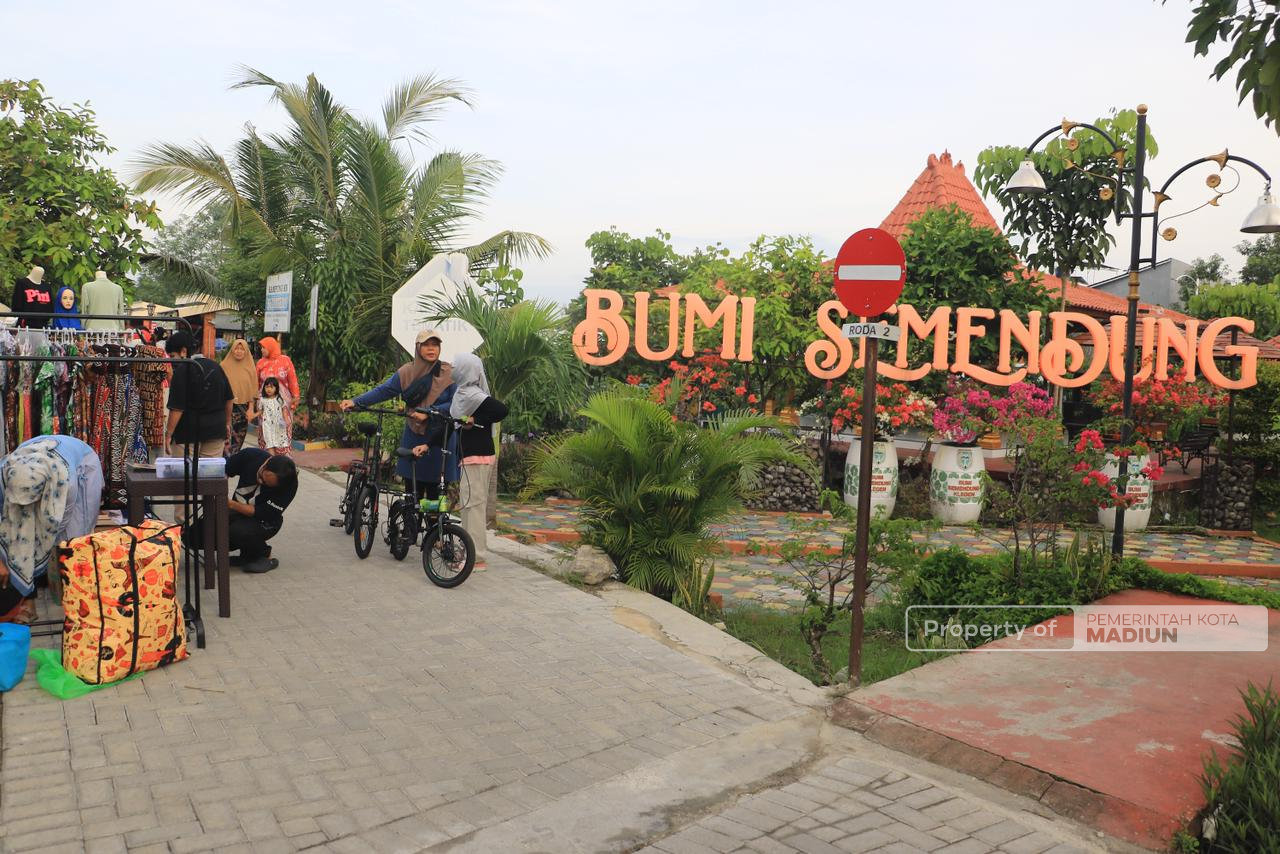 Pemkot Madiun Kembangkan Wisata Berbasis Warga Melalui Pasar Krempyeng Semendung