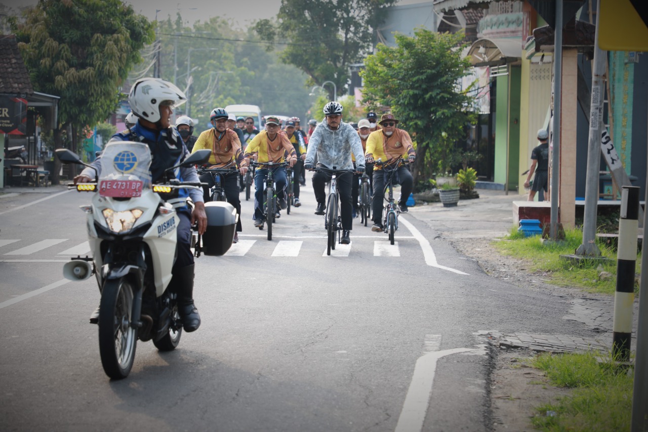 Wali Kota Gowes Pagi Sembari Monitoring Proyek Pembangunan