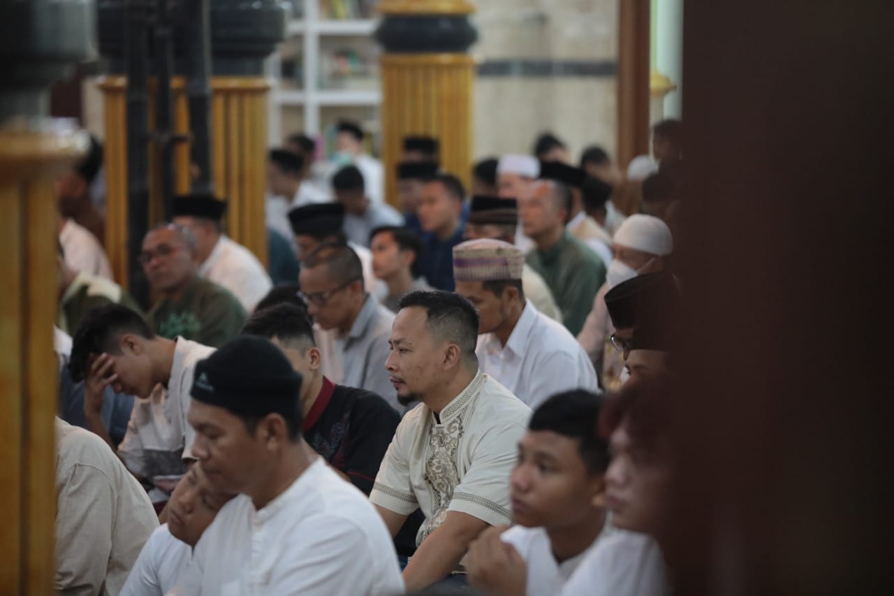 Laksanakan Salat Idul Fitri, Wali Kota: Lebaran Kesempatan Untuk Menyampaikan Kekhilafan Diri
