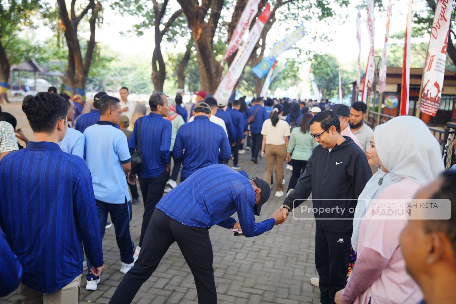 Plt Wali Kota Madiun Perkuat Sinergi BUMD Lewat Jalan Santai HUT ke-81 RI