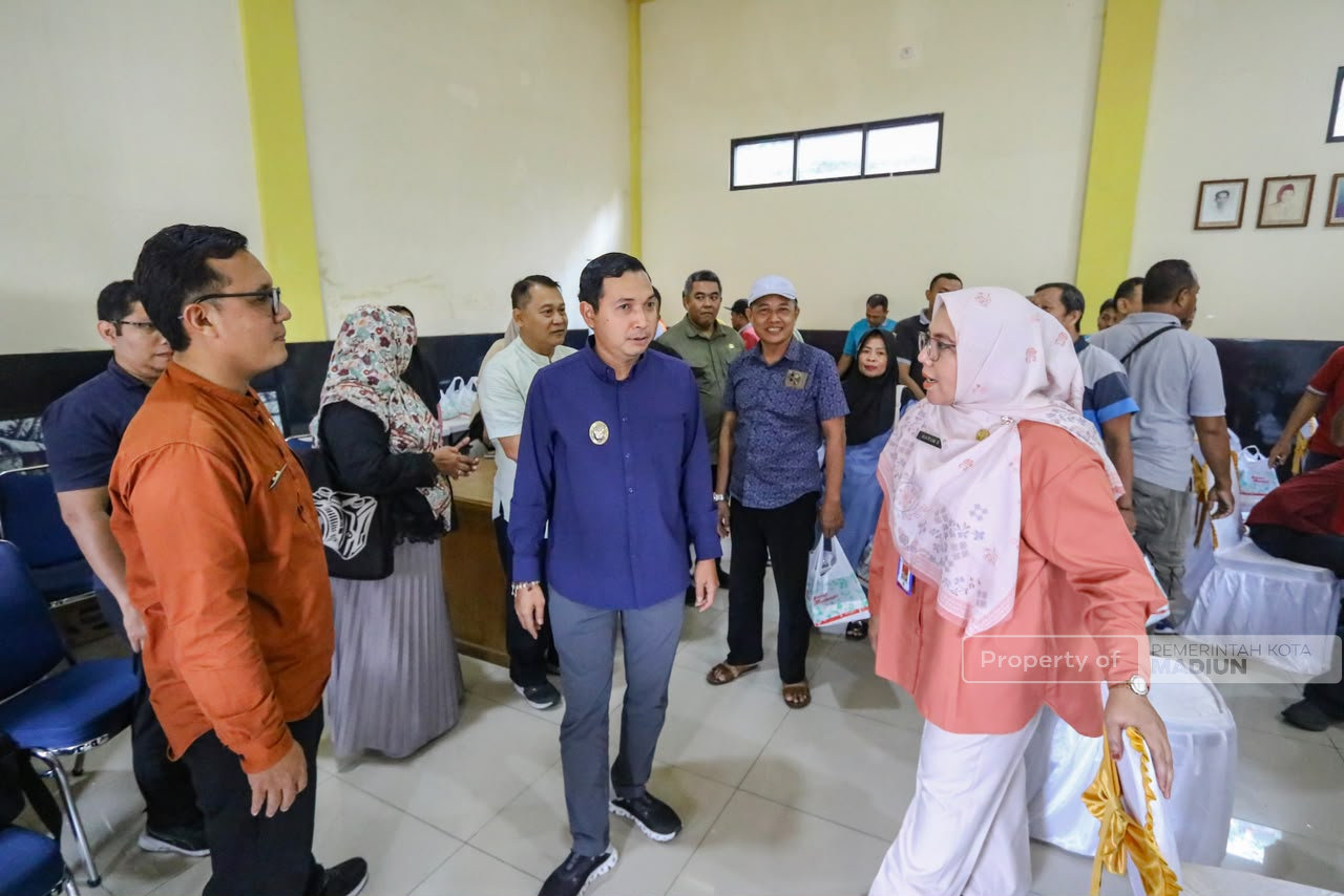 Gelar Pembinaan Pedagang Pasar, Plt Wali Kota Tekankan Pentingnya Pengelolaan Sampah