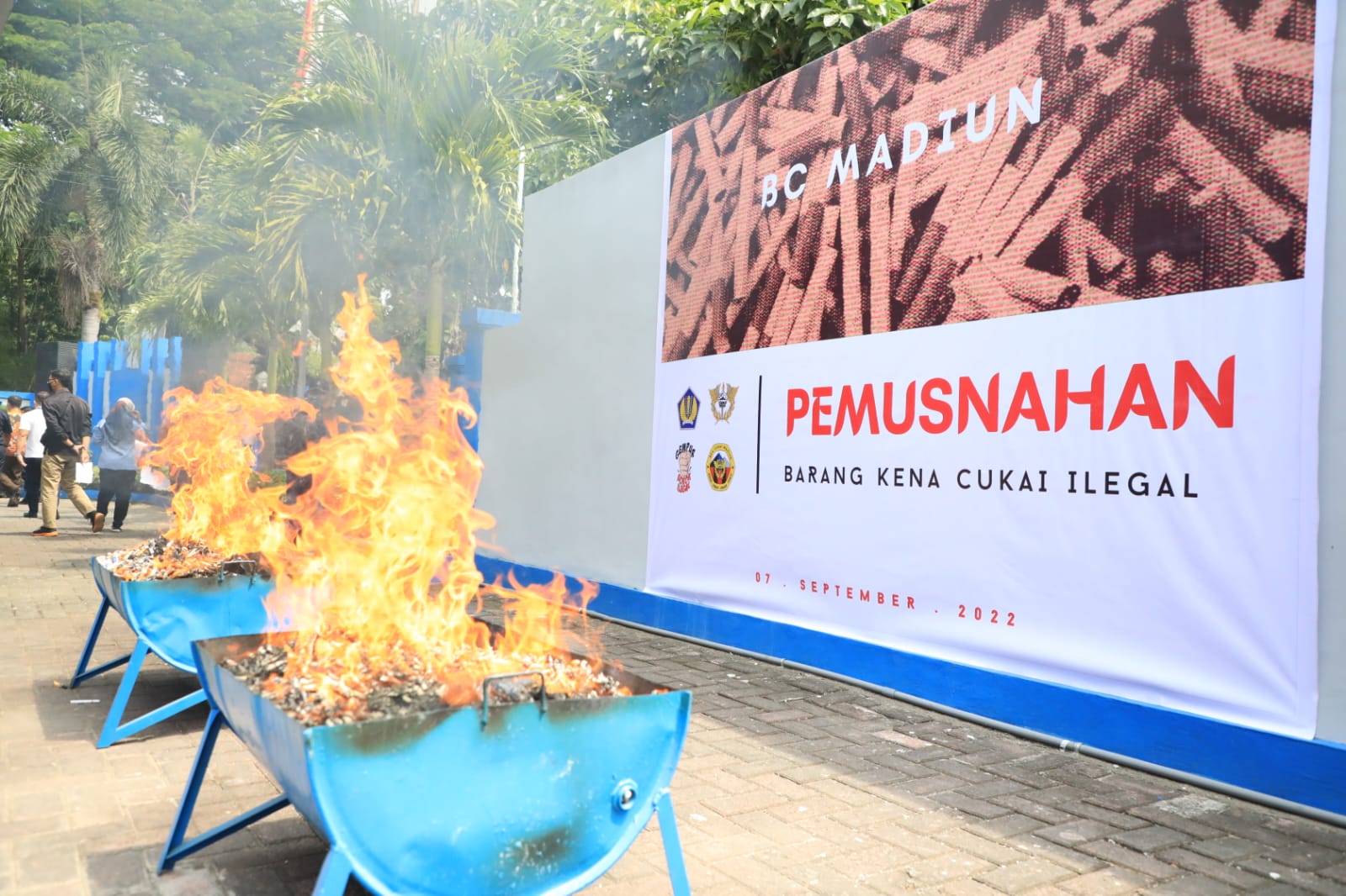Berhasil Gagalkan Pengiriman Lewat Ekspedisi, Bea Cukai Madiun Gelar Pemusnahan Barang Bukti