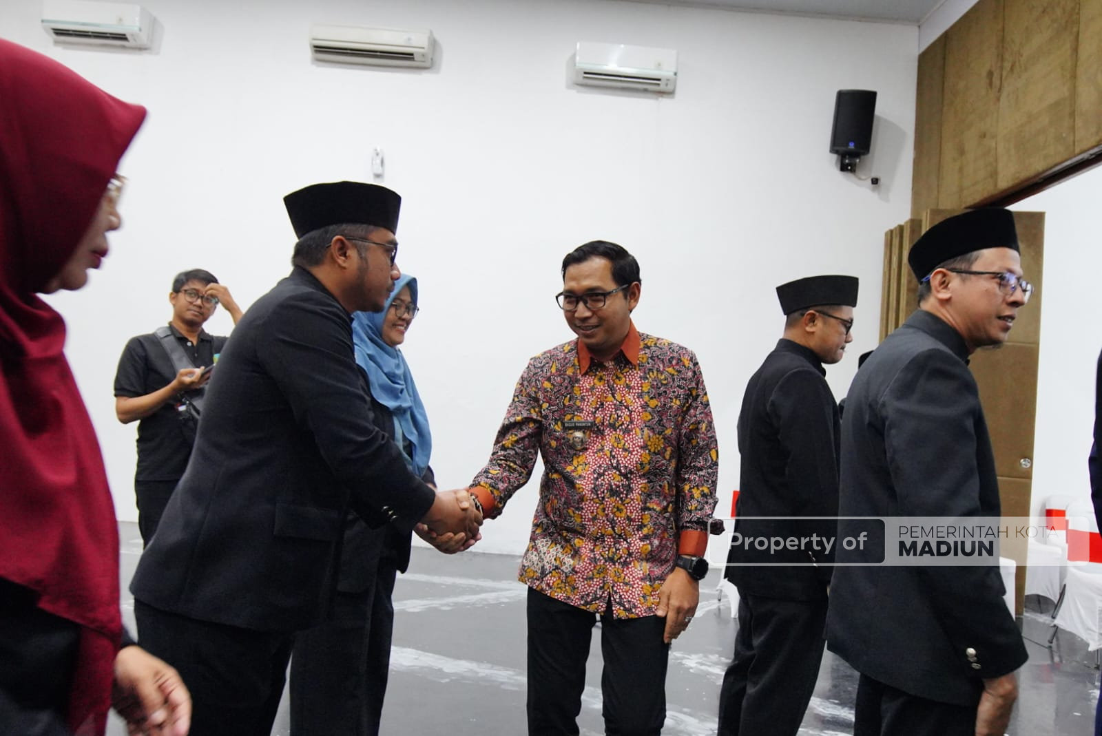 Isi Sejumlah Jabatan Kosong, Plt Wali Kota Lantik 52 Pejabat Administrator, Pengawas, dan Fungsional