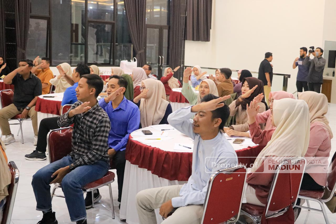 Evaluasi Capaian Kinerja Dispendukcapil, Wali Kota Madiun Tekankan Pentingnya Pelayanan Publik