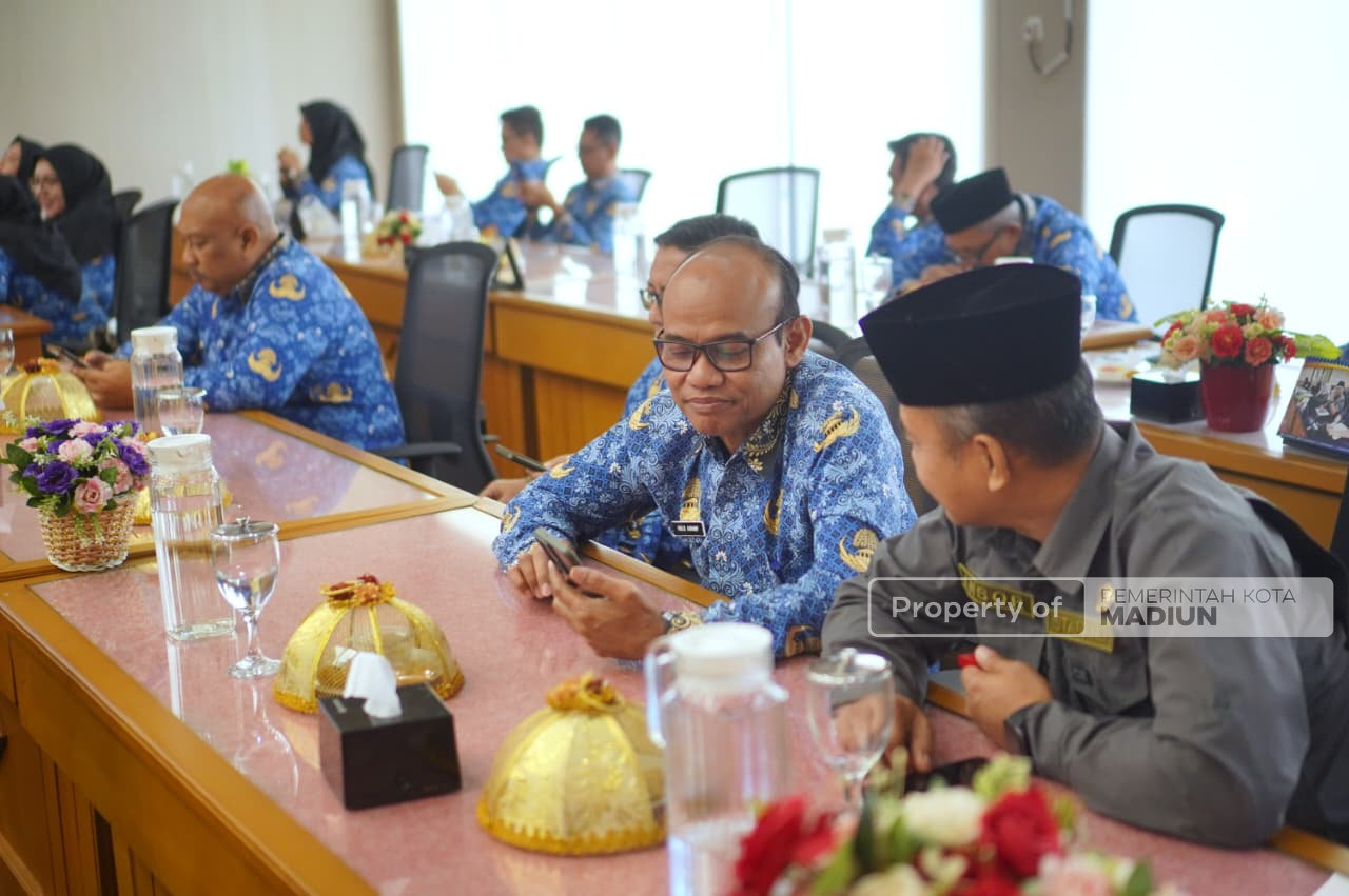 Jawab Pandangan Fraksi-Fraksi DPRD, Plt Wali Kota Tegaskan Komitmen Perkuat Tata Kelola Keuangan Daerah