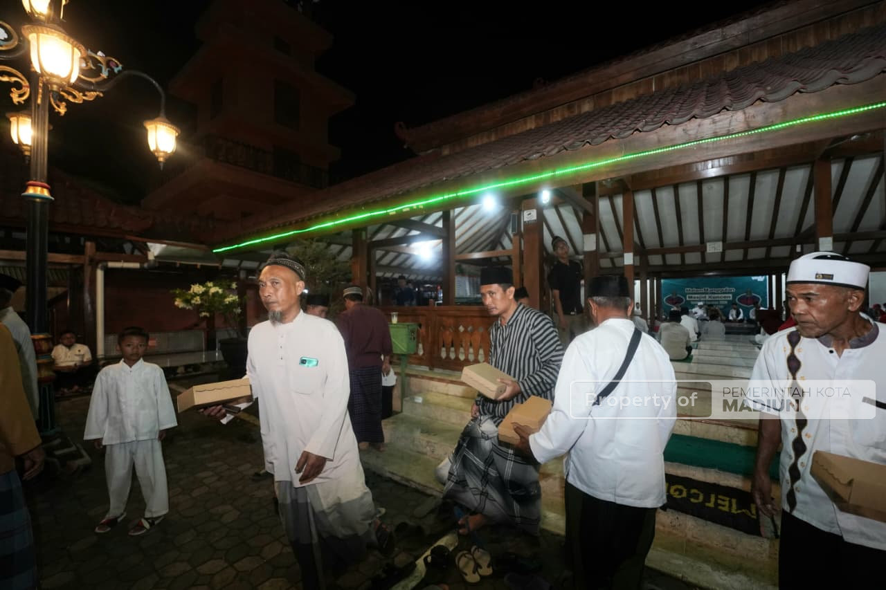 Hadiri Malam Manggulan Grebeg Maulud, Plt Wali Kota: Budaya Kita Harus Terus Dihidupkan