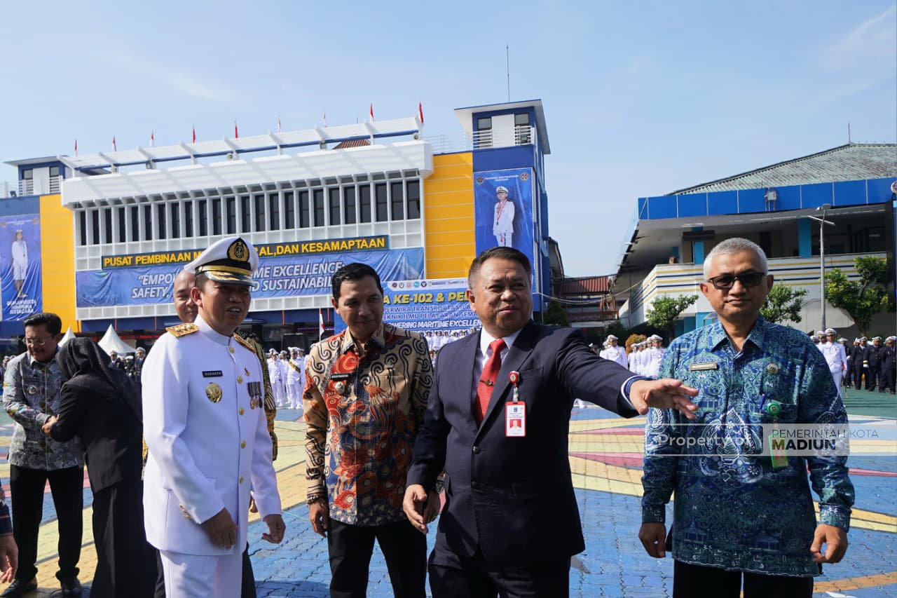 Hadiri Wisuda ke-102 PIP Semarang, Pemkot Madiun Teken MoU Pengembangan SDM Transportasi