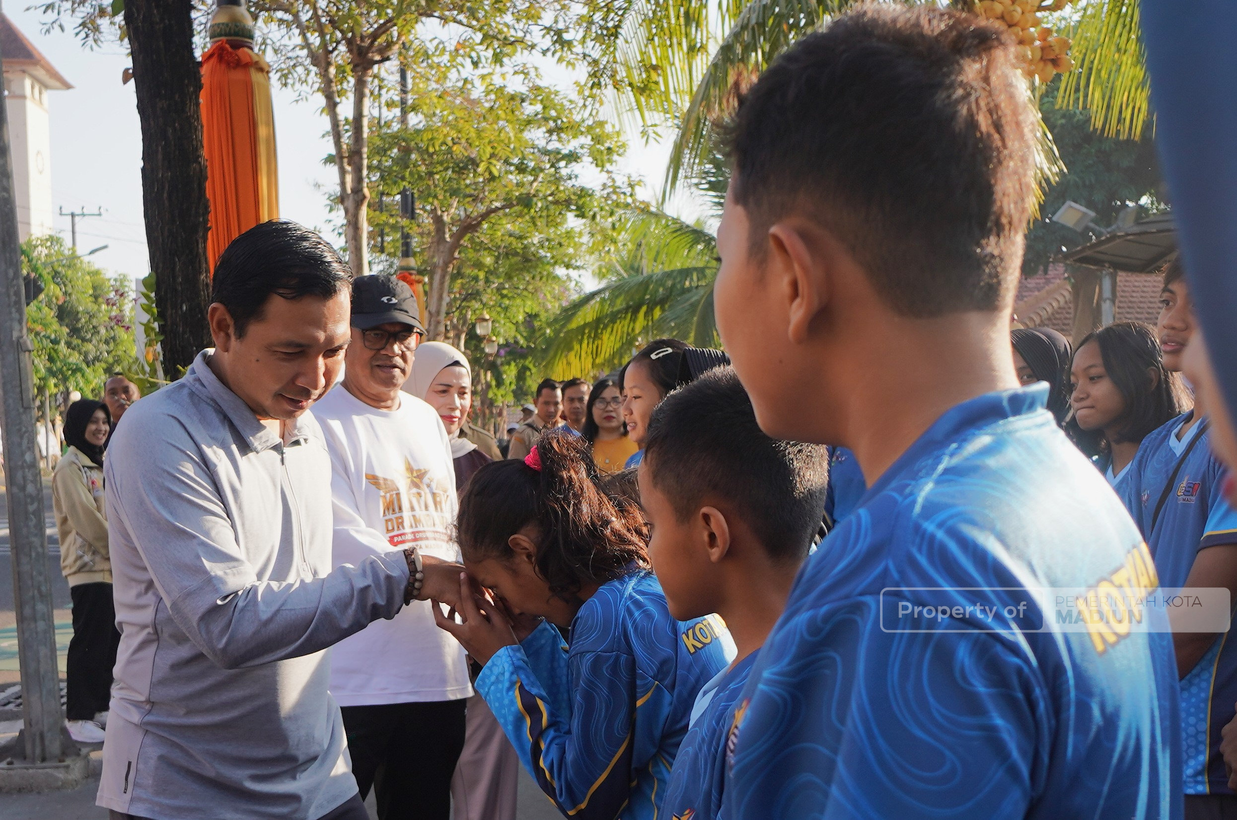 Lepas Kontingen O2SN, Plt Wali Kota Harap Atlet Kota Madiun Raih Prestasi Terbaik