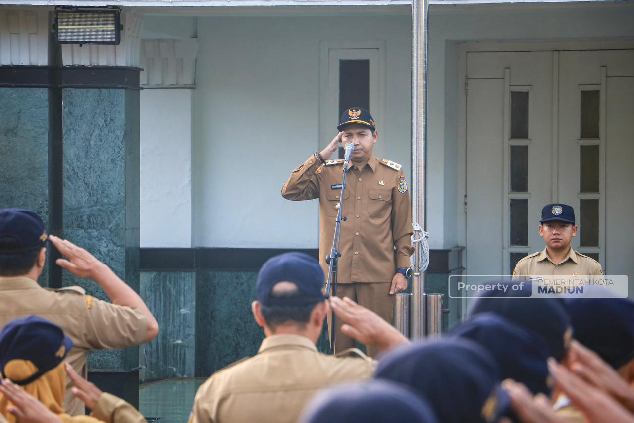 Apel Pejabat dan Penyerahan SK PNS, Plt Wali Kota Madiun Berikan Beragam Arahan untuk Optimalkan Kinerja