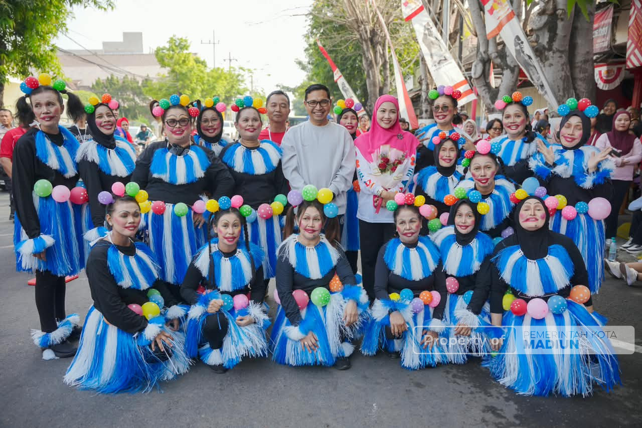 Turut Semarakkan HUT Kemerdekaan, RW 7 Kelurahan Kejuron Gelar Senam Sehat dan Lomba Yel-Yel