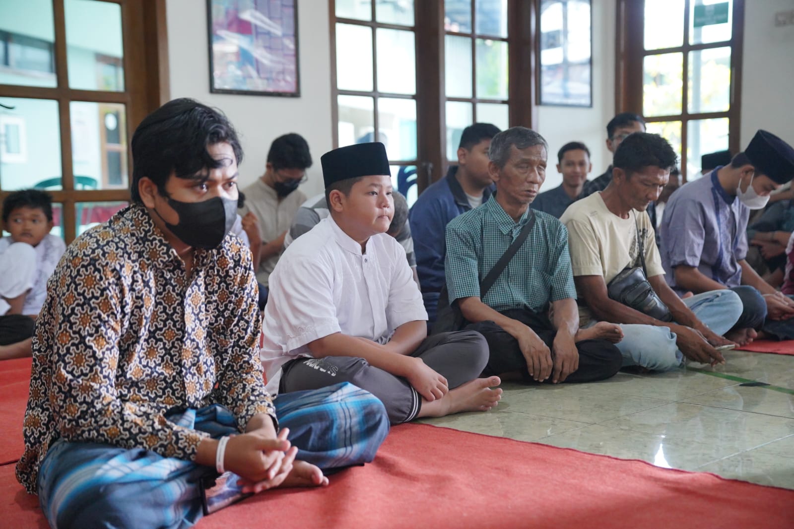 Wali Kota Salurkan Tali Asih hingga Tawarkan Mabour untuk Ibu-Ibu Pengajian