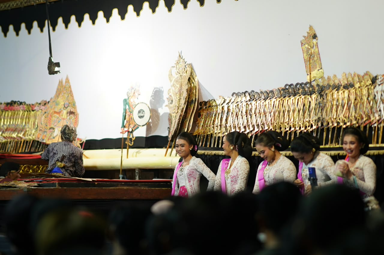 Apresiasi Pagelaran Wayang HUT Dewan, Plt Wali Kota Juga Sampaikan Rencana Pola Pembangunan Berbasis Kelurahan