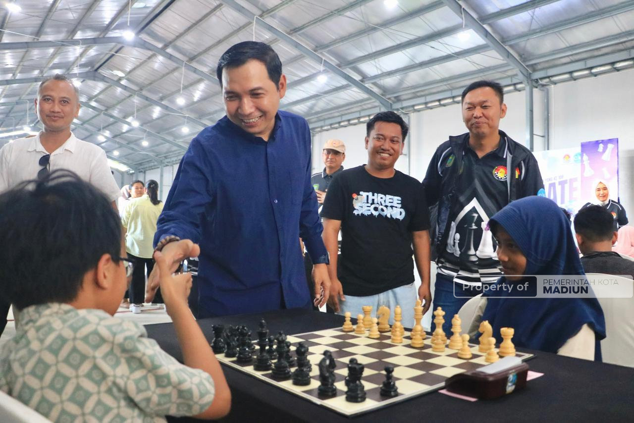 Buka Turnamen Catur dan Resmikan Pabrik Baru, Plt Wali Kota Madiun Harap Investasi dan Pembinaan Atlet Makin Berkembang