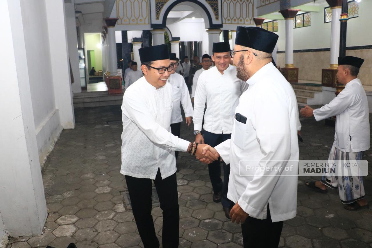 Hadiri Laialatut Ta`dhimwa Tasyakkur, Plt Wali Kota Ajak Masyarakat Jaga Kerukunan dan Bijak Hadapi Perbedaan