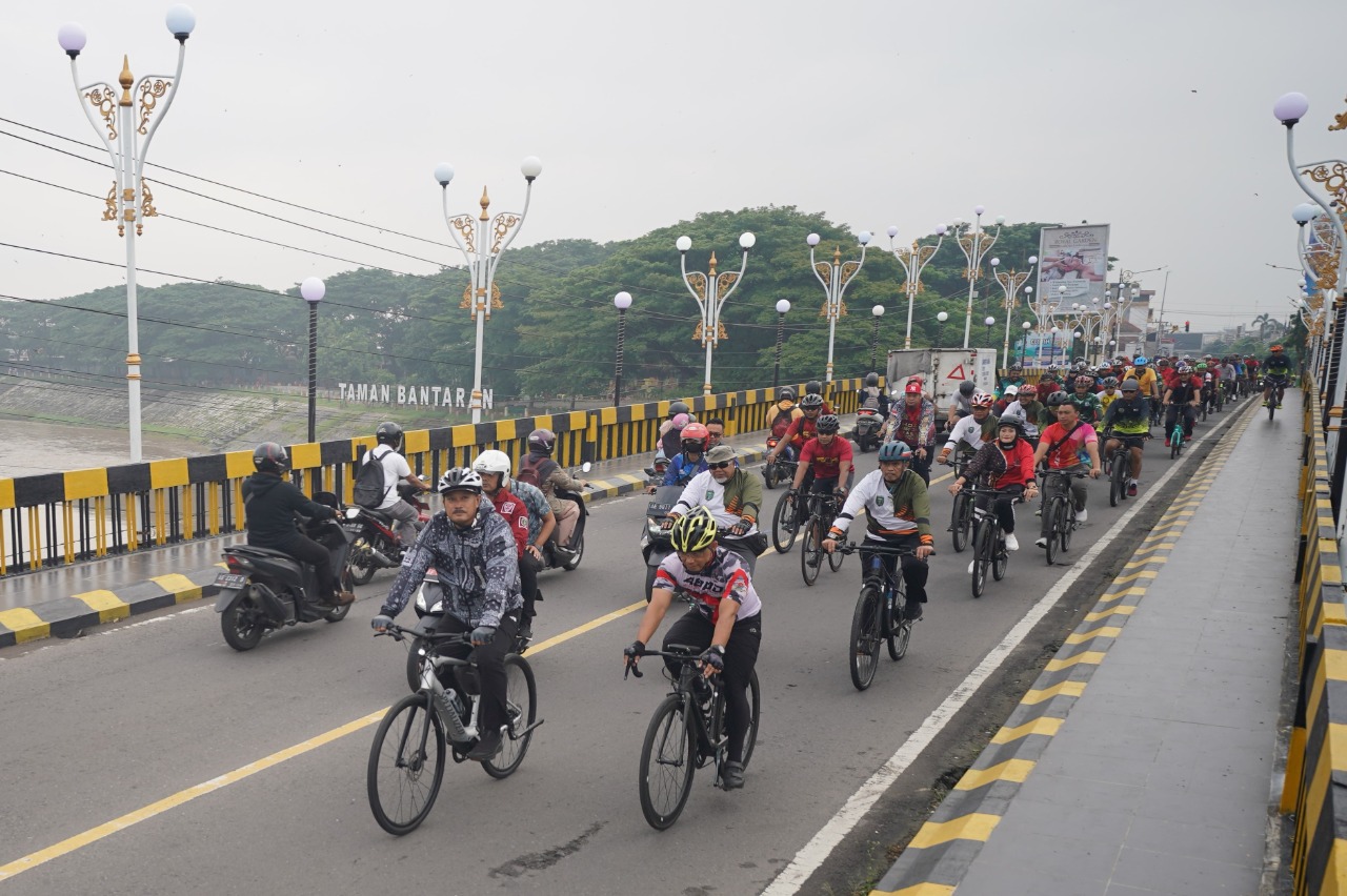 Tingkatkan Koordinasi Tramtibumlinmas, Wali Kota Gowes Bersama Forkopimda