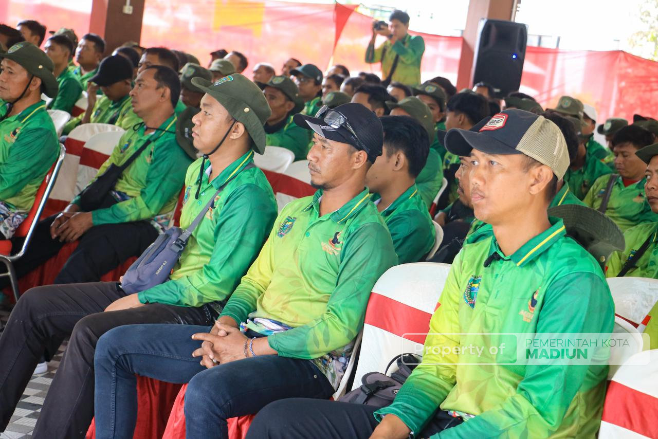 Perkuat Kualitas Pelayanan Publik, Wali Kota Gelar Pembinaan bagi Aparatur dan Pekerja Lapangan