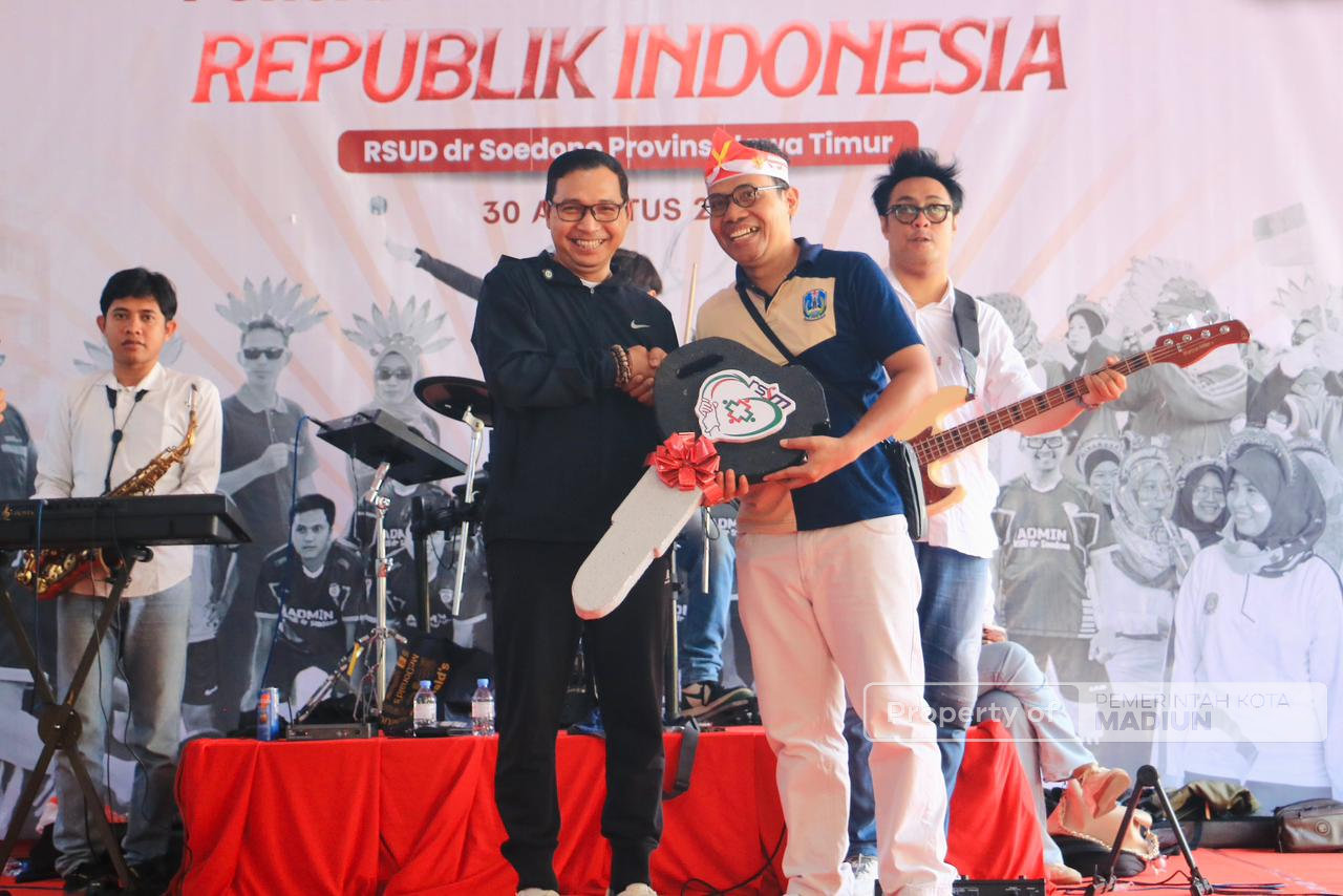 Hadiri Jalan Santai RSUD dr Soedono, Plt Wali Kota Pesan Semangat Melayani Masyarakat Terus Dijaga