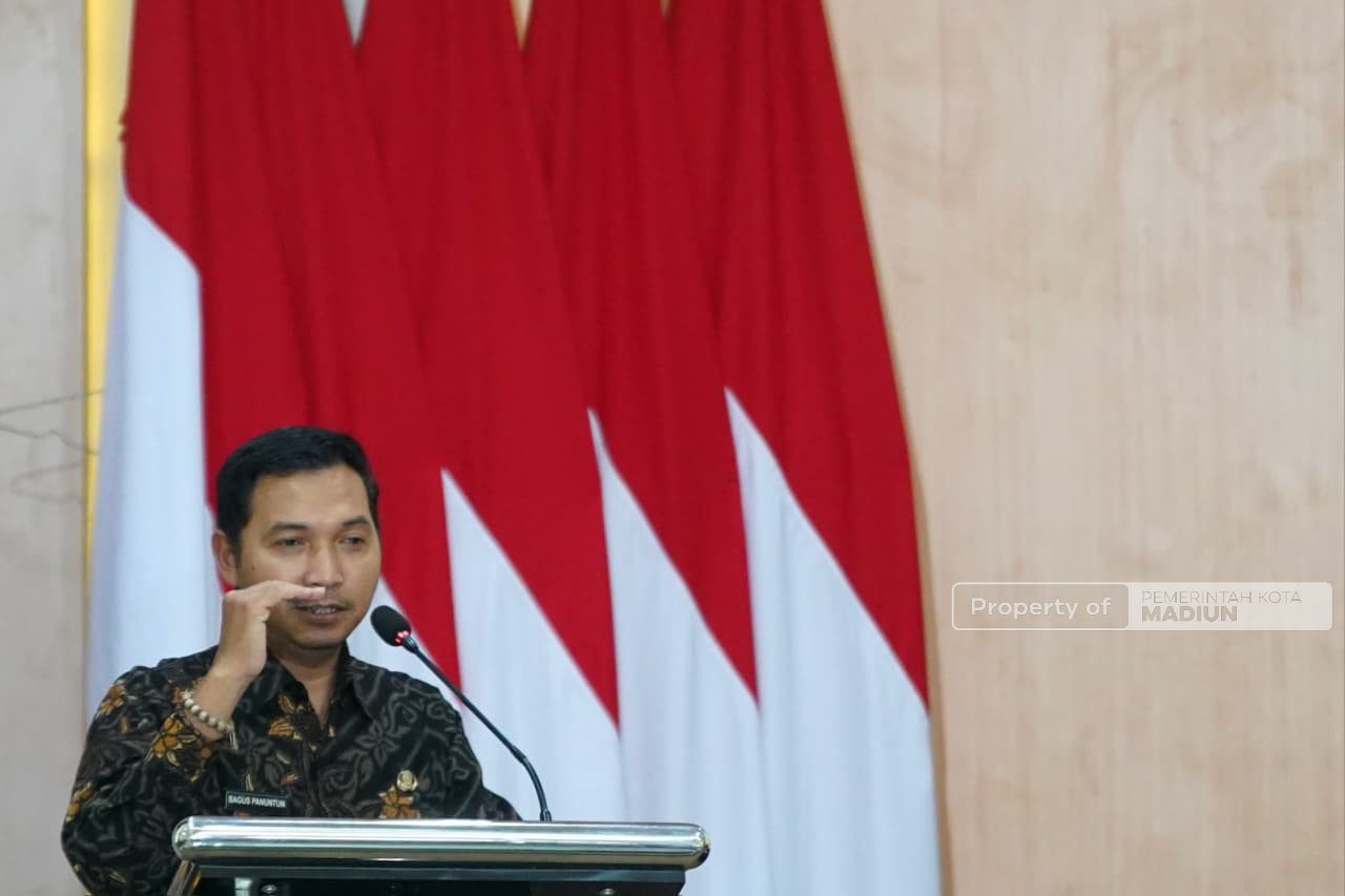 Hadiri Wisuda Unipma, Plt Wali Kota Kita Entaskan Kemiskinan Melalui Pendidikan