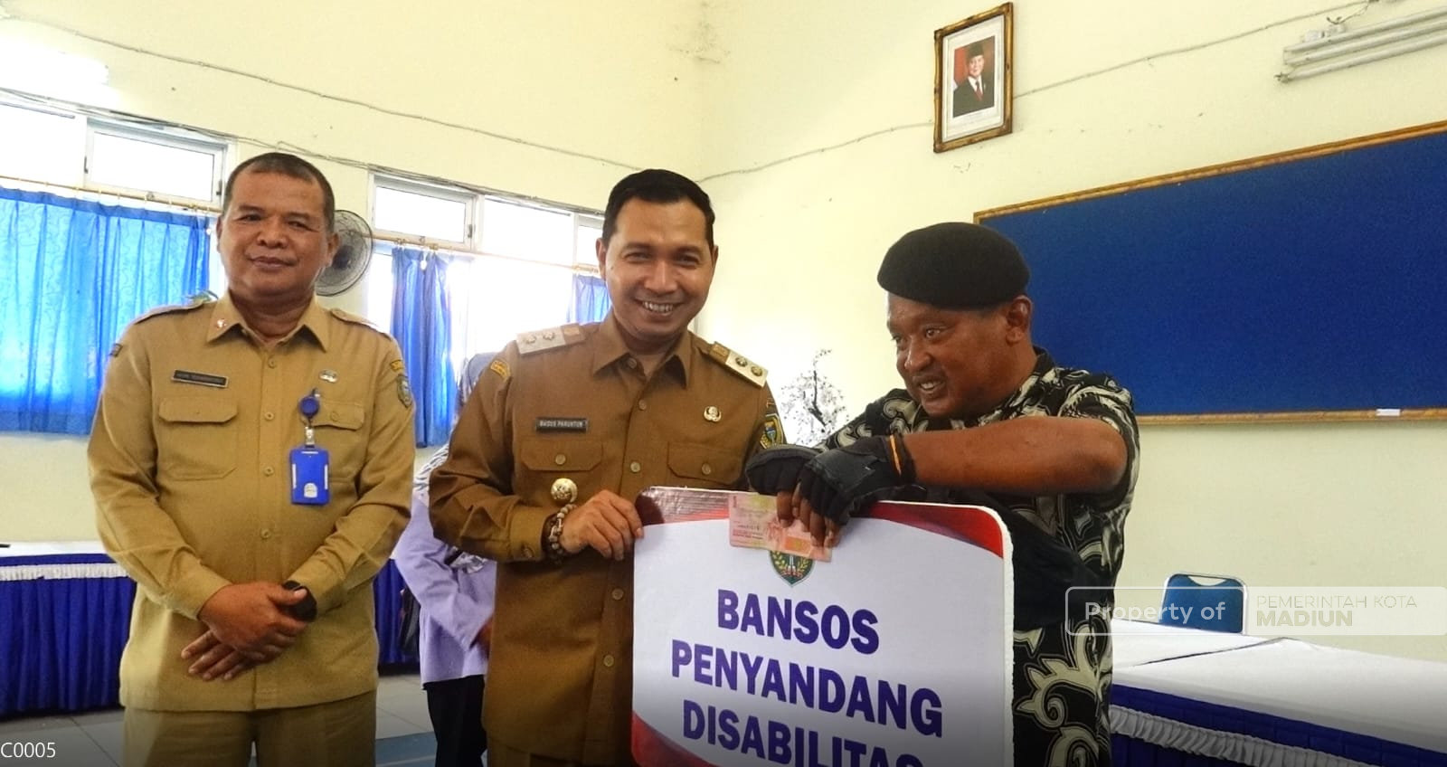 Pemkot Salurkan Bansos Triwulan I untuk Lansia Ngebrok-Disabilitas