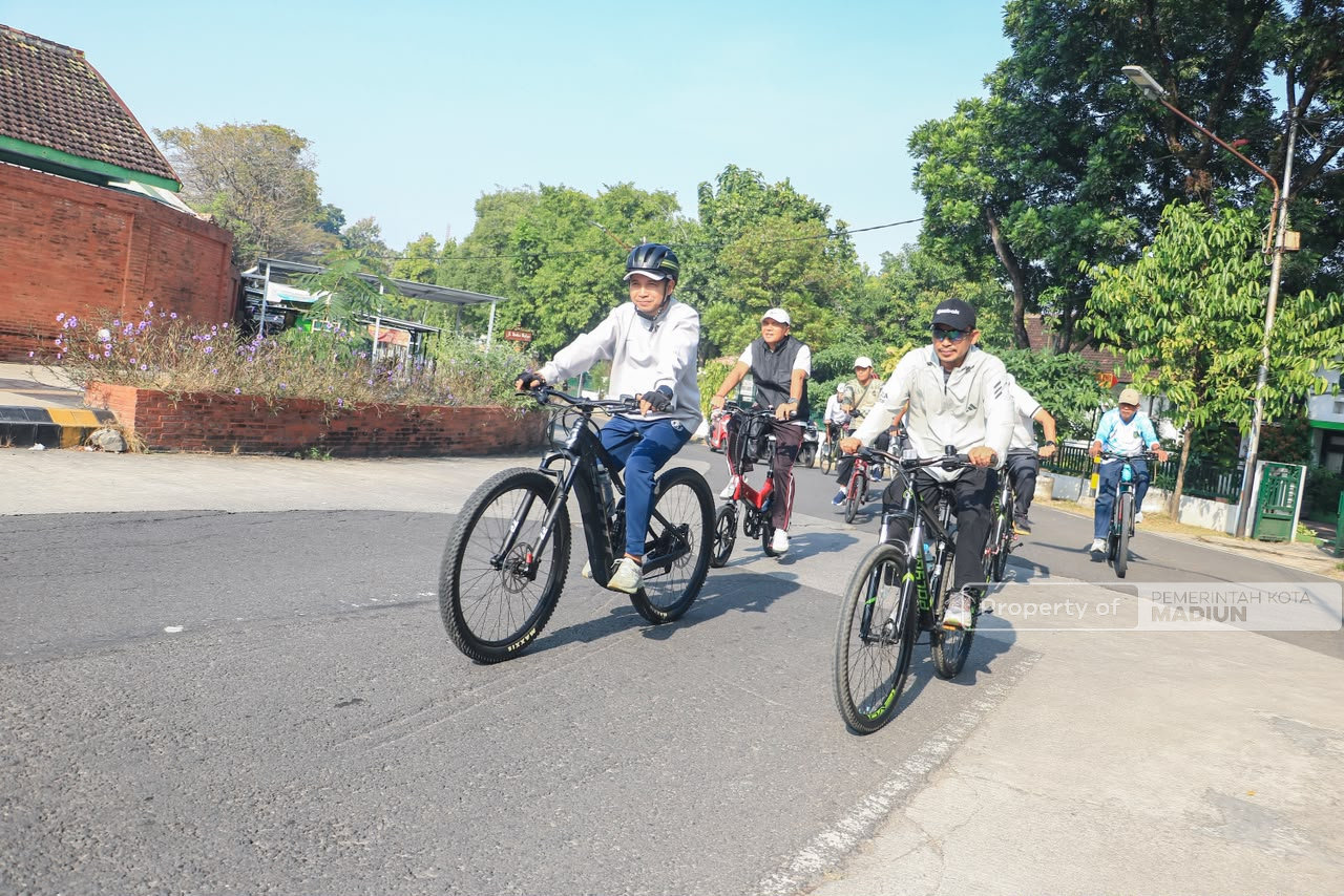 Gowes Sambangi Sejumlah Agenda, Plt Wali Kota Madiun Dorong Penguatan Ekosistem Olahraga