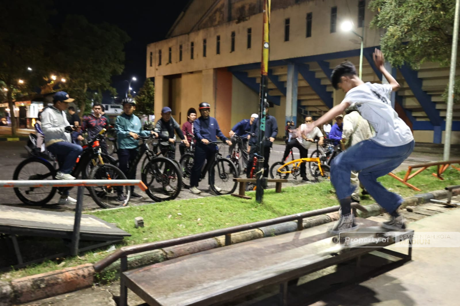 Pantau Kota Sambil Gowes, Plt Wali Kota Madiun Cek Keamanan dan Lalu Lintas Jelang Lebaran
