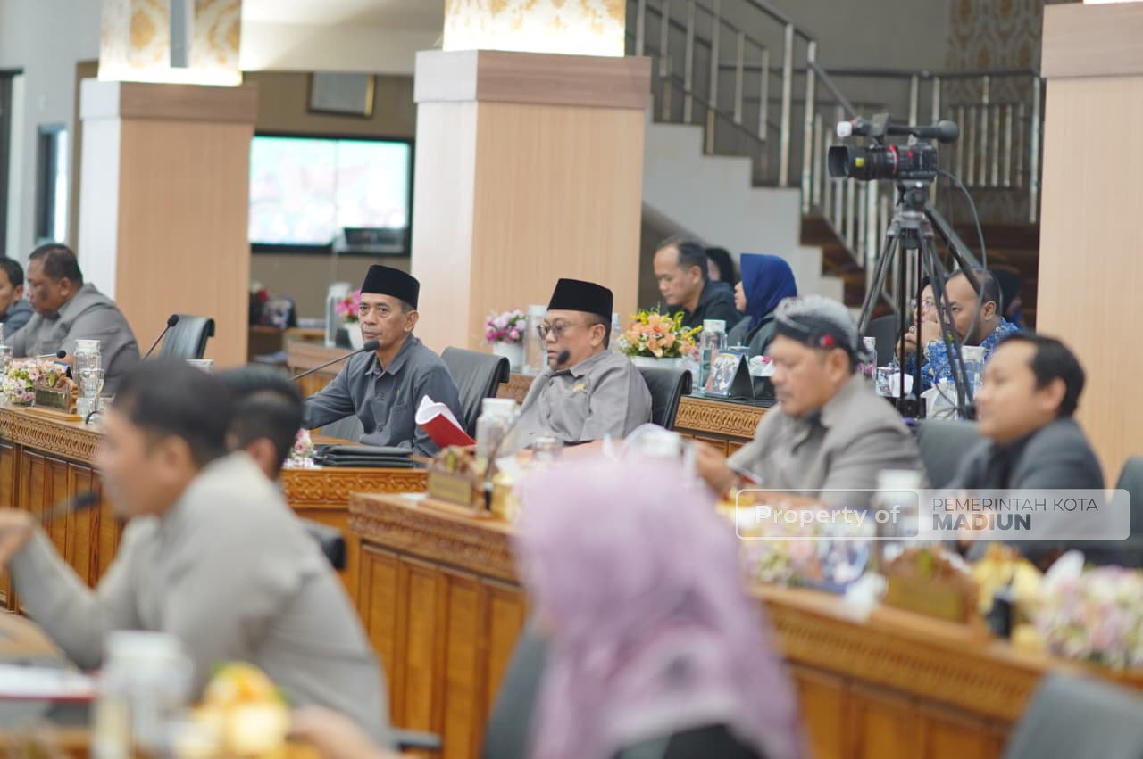 Jawab Pandangan Fraksi-Fraksi DPRD, Plt Wali Kota Tegaskan Komitmen Perkuat Tata Kelola Keuangan Daerah