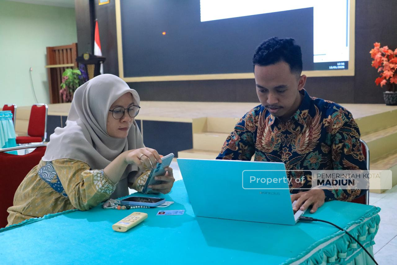 Dukung Digitalisasi Administrasi Pemerintahan, Dinas Kominfo Kota Madiun Jemput Bola Pembuatan Akun TTE di RSUD
