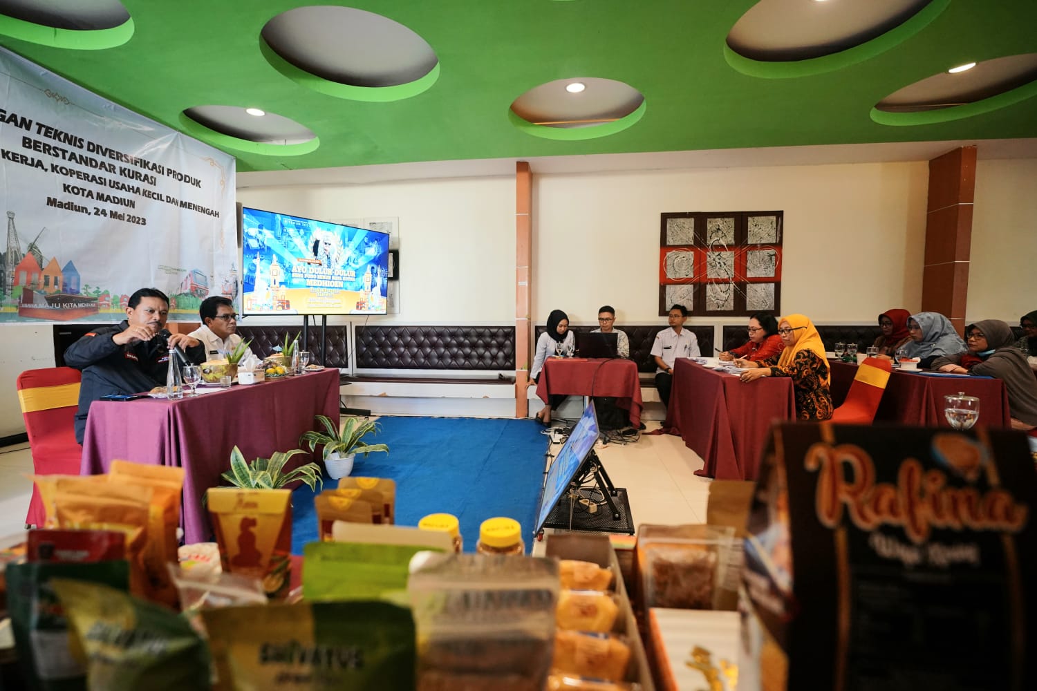 Buka Bimtek Diversifikasi Produk, Wali Kota Dorong Produk UMKM Miliki Kemasan Menarik dan Produk yang Inovatif
