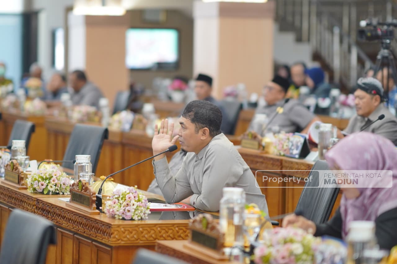 Jawab Pandangan Fraksi-Fraksi DPRD, Plt Wali Kota Tegaskan Komitmen Perkuat Tata Kelola Keuangan Daerah