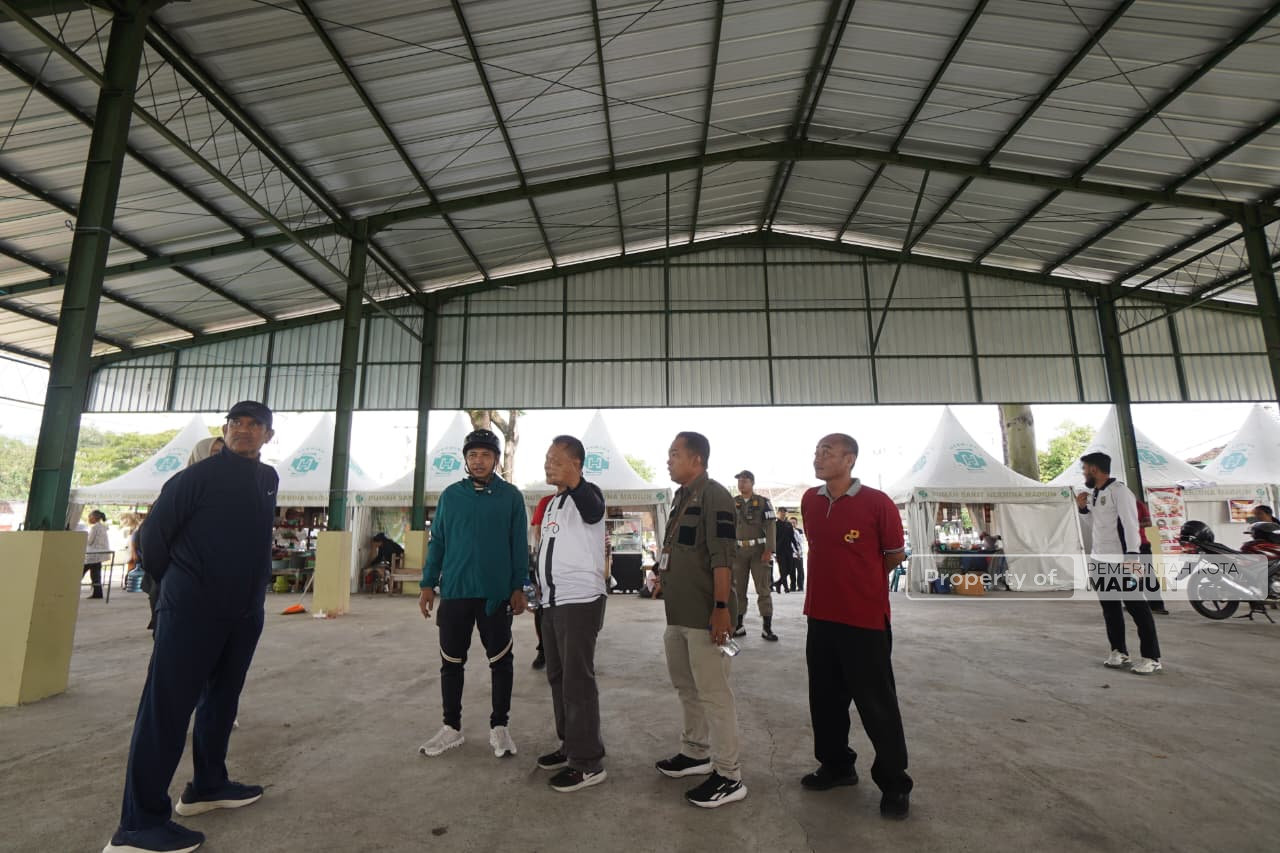 Tinjau Kawasan Perbatasan, Plt Wali Kota Madiun Tekankan Kualitas Infrastruktur Penunjang Ekonomi saat Gowes Pagi