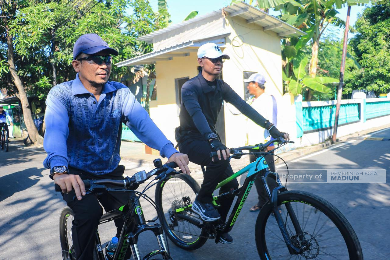 Tinjau RPH hingga SPPG dengan Gowes, Plt Wali Kota Soroti IPAL yang Belum Sesuai Standar