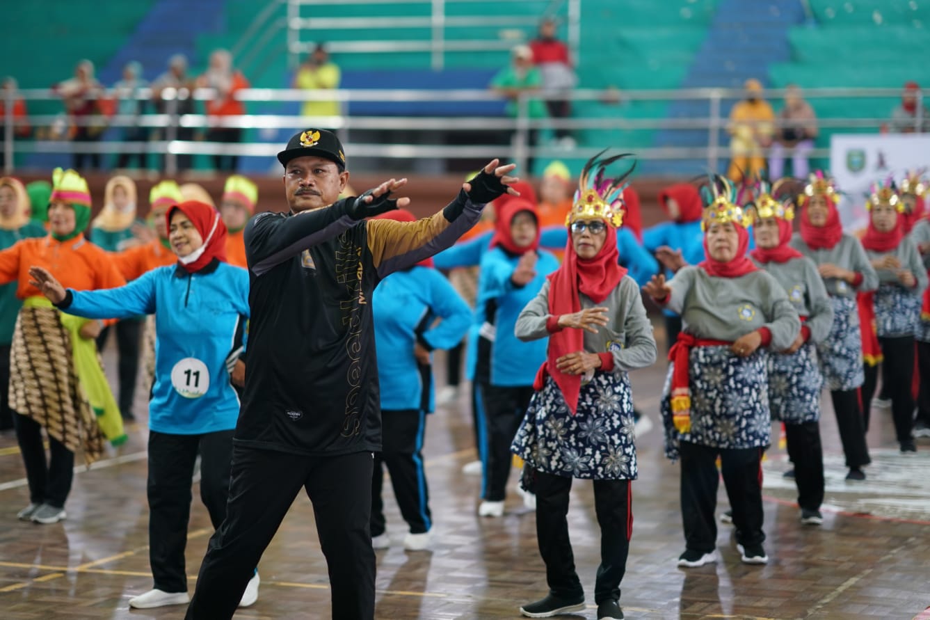 Buka Lomba Senam Lansia, Wali Kota Pesan Jaga Kesehatan