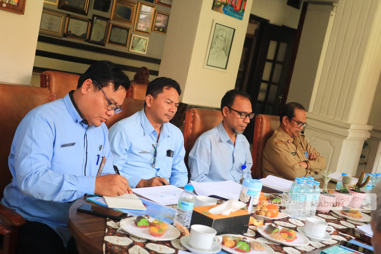 Dorong Perumda Tirta Taman Sari Lebih Profesional, Plt Wali Kota Tekankan Fokus pada Pelayanan
