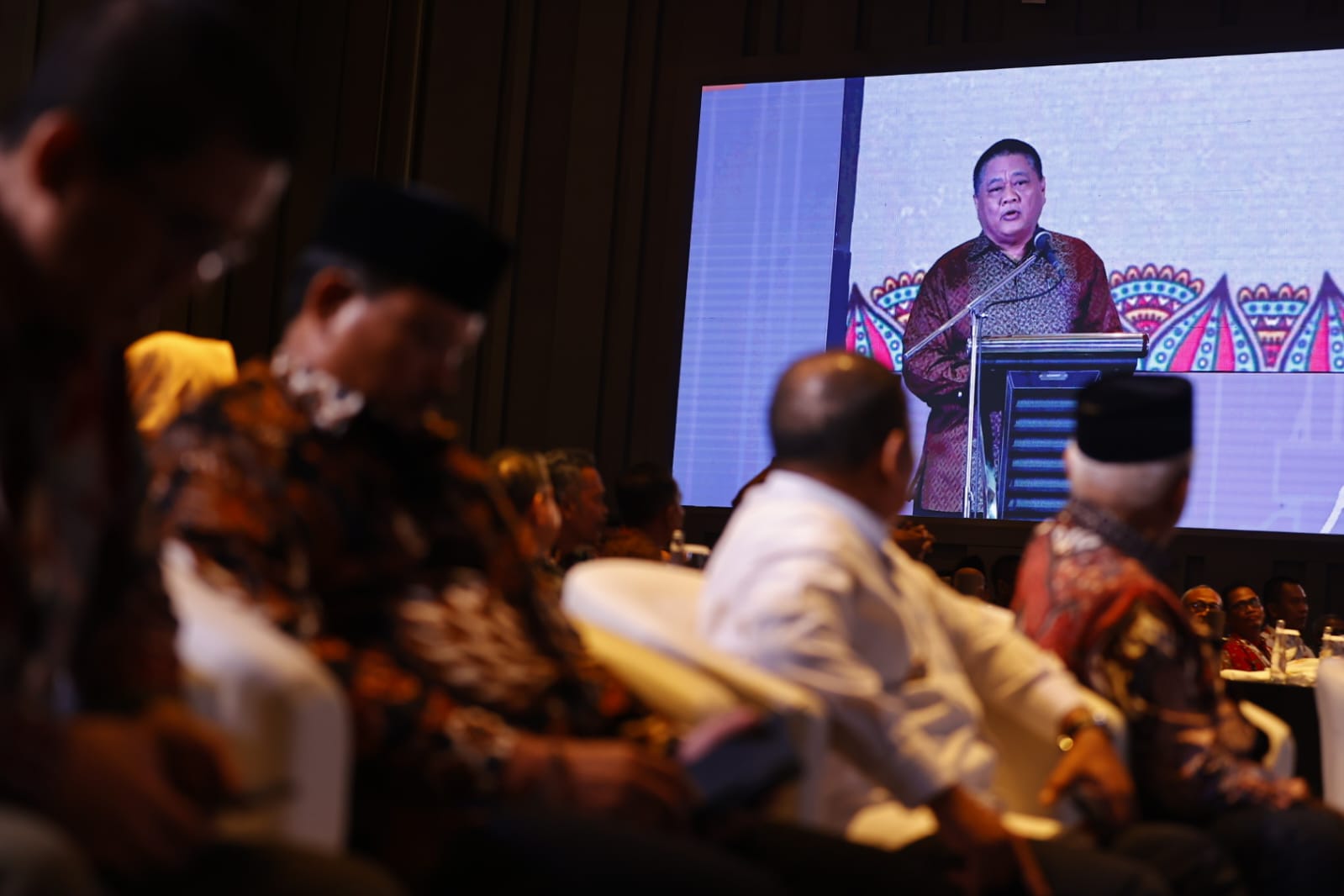 Dinilai Sukses Gerakkan Pembangunan Daerah, Wali Kota Raih Penghargaan Tokoh Inovator Keinsinyuran Dari PII Jatim