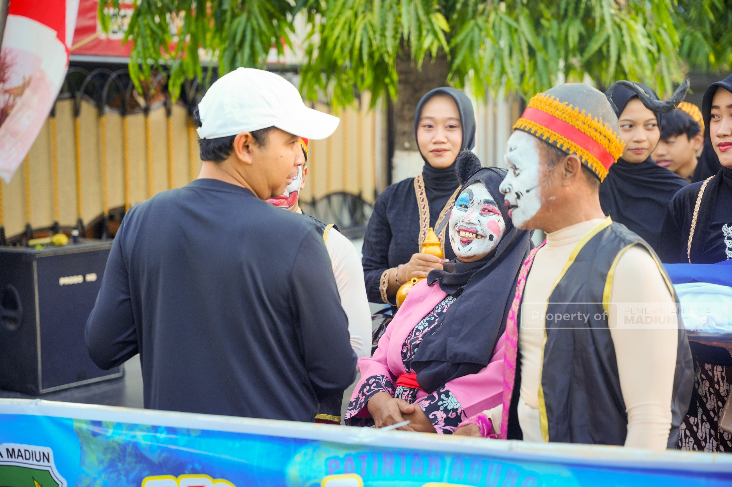 Plt Wali Kota Madiun Tegaskan Komitmen Lestarikan Budaya saat Berangkatkan Kirab Bersih Desa Kartoharjo