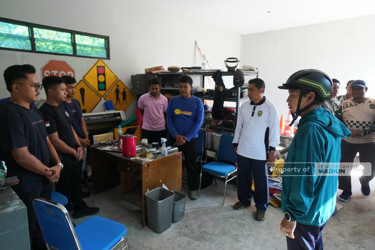 Tinjau Kawasan Perbatasan, Plt Wali Kota Madiun Tekankan Kualitas Infrastruktur Penunjang Ekonomi saat Gowes Pagi