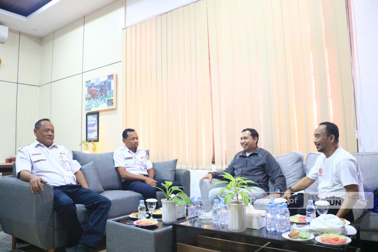 Sinergi dengan PT KAI Diperkuat, Plt Wali Kota Madiun Dorong Penataan Kawasan Stasiun