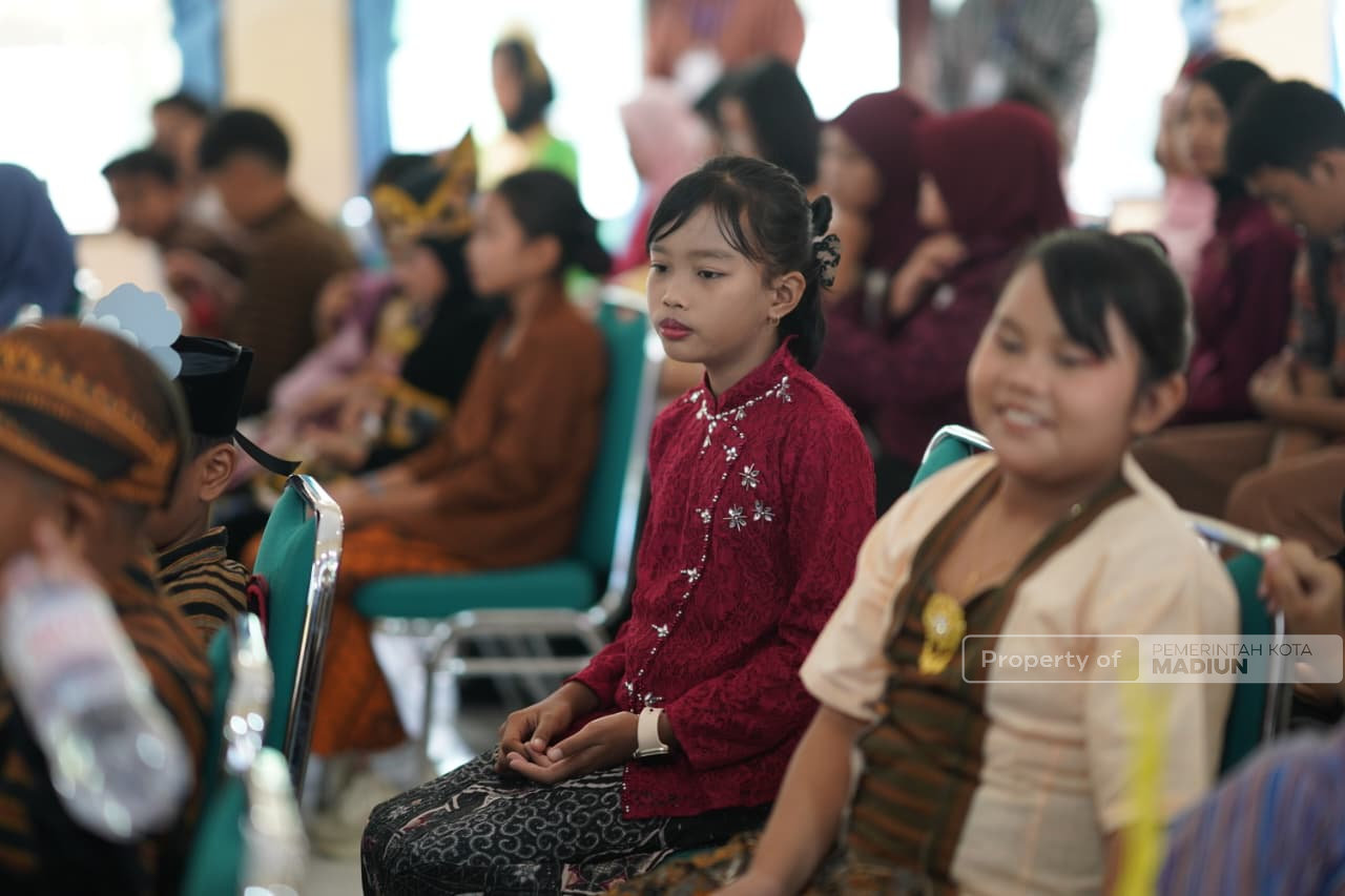 English Fun Holiday Resmi Berakhir , Pemkot Madiun Dorong Pelatihan Bahasa Inggris di Setiap Kelurahan