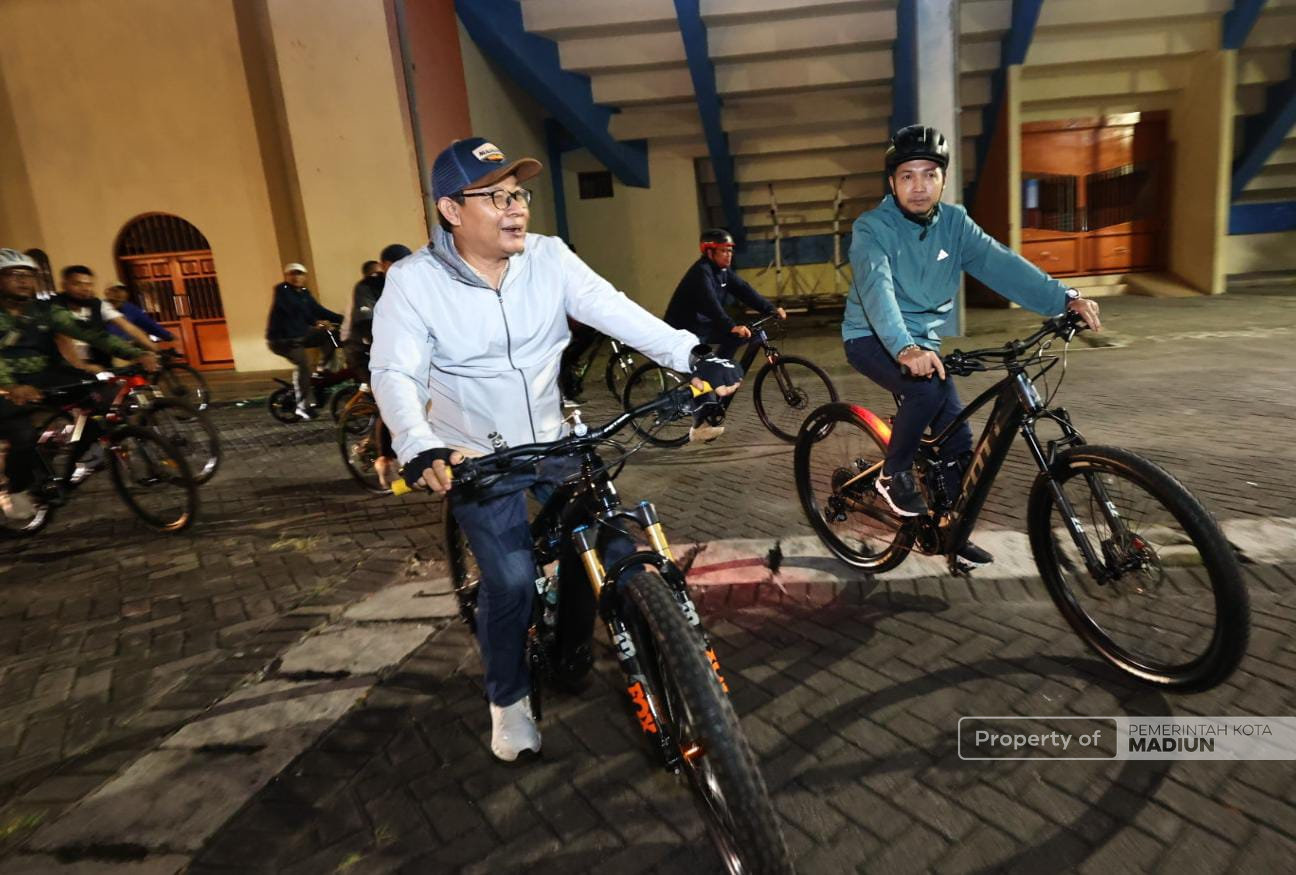 Pantau Kota Sambil Gowes, Plt Wali Kota Madiun Cek Keamanan dan Lalu Lintas Jelang Lebaran