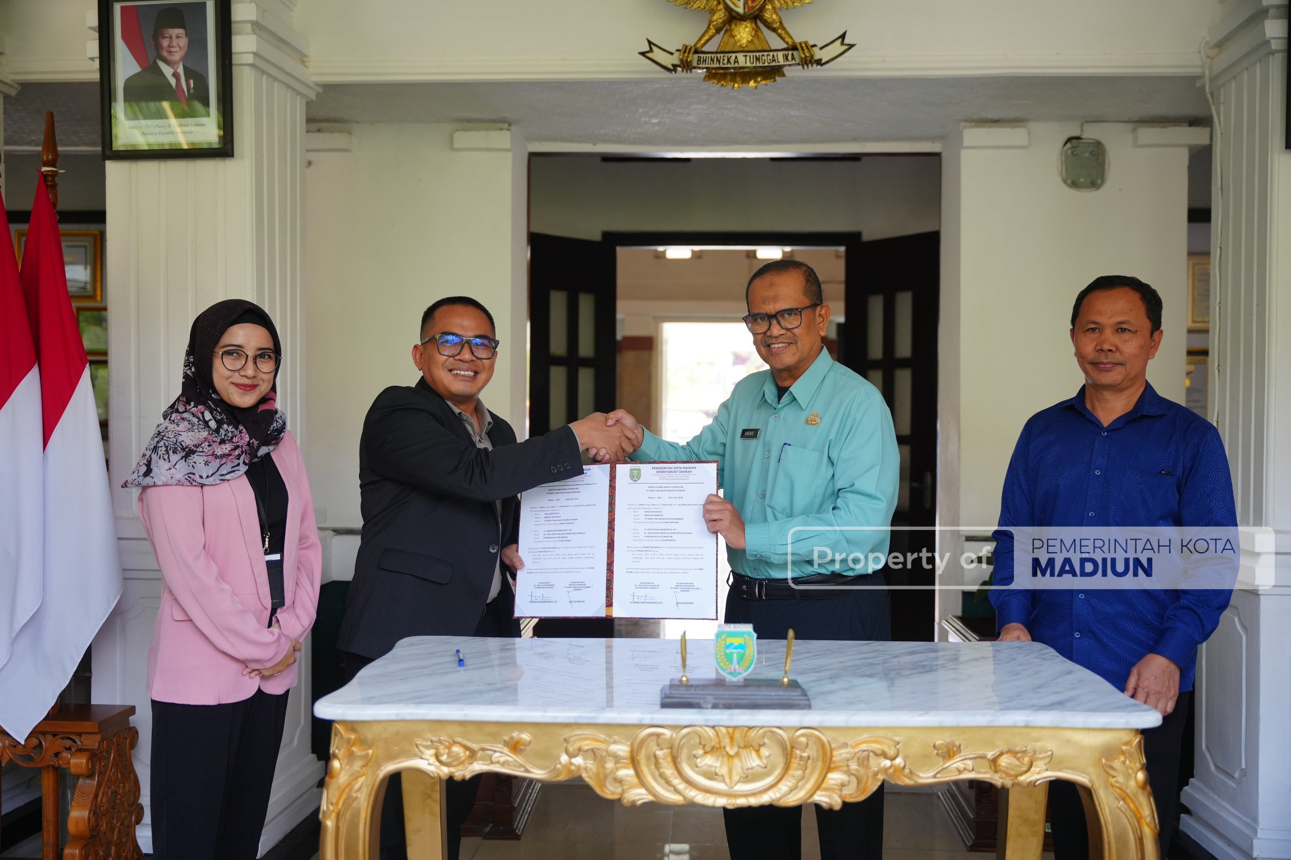 Sekda Kota Madiun Terima Penyaluran CSR Bersama Sektor Swasta Tingkatkan Lingkungan Sehat